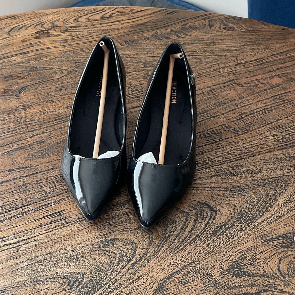 Kenneth Cole Reaction Glossy Black Heels